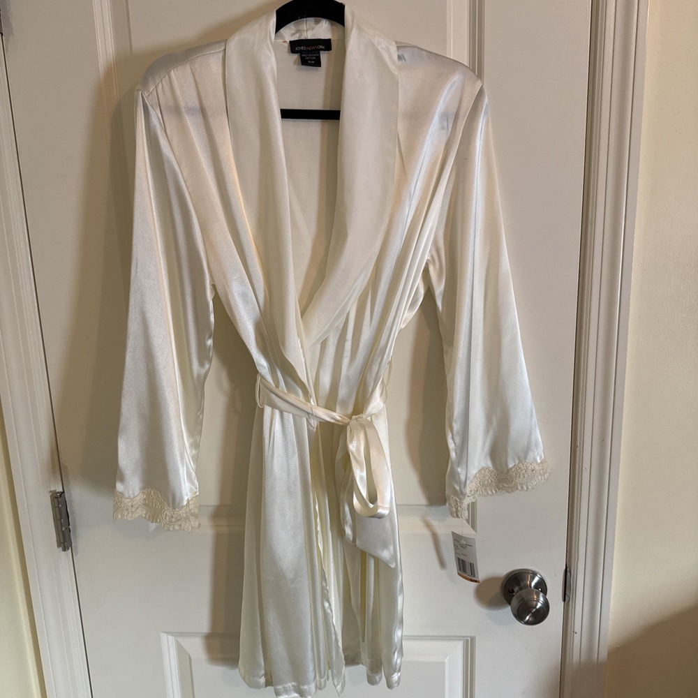 Vintage NWT 90's Jones New York Bridal Satin Robe With Lace Sz Small/Med‎ Cream